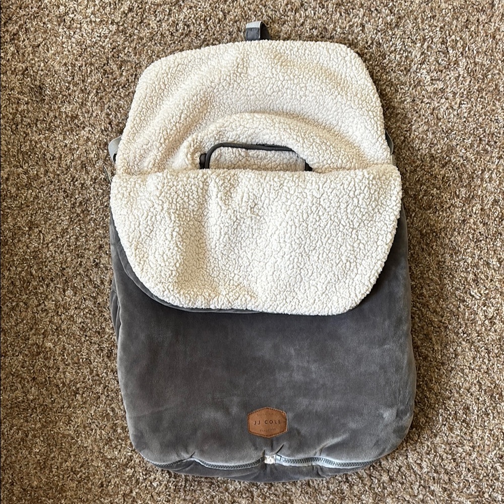 JJ Cole Bundleme- car seat/stroller cover